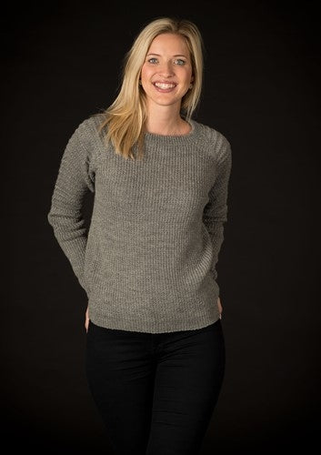 1576 - Bluse med bisser på ærmerne