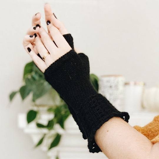 Glorious Haunting - Fingerless Gloves