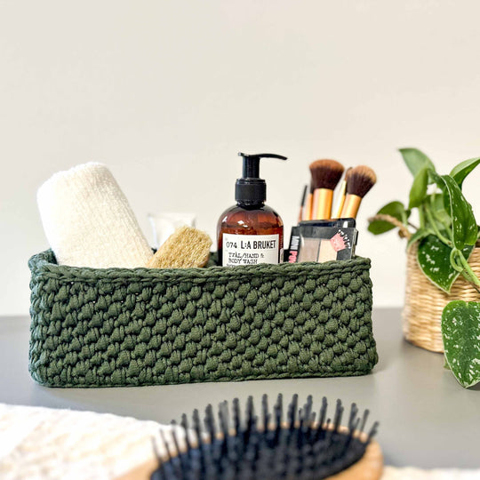 Basket with 2 compartments
