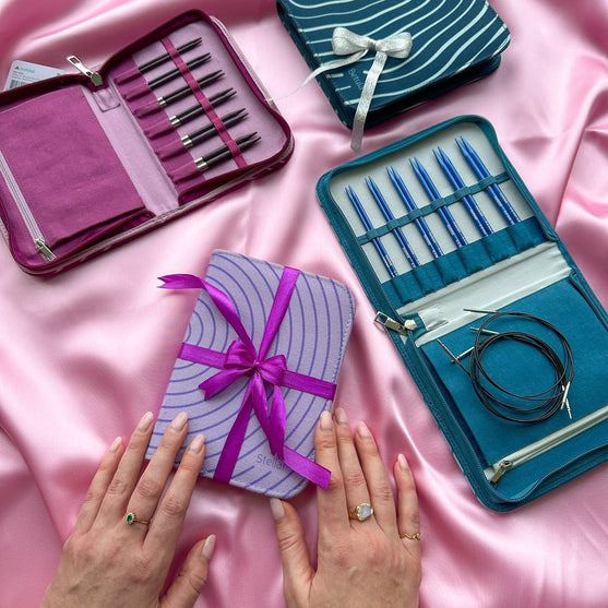 

Set d'aiguilles circulaires courtes interchangeables Betula Essential - Mulberry - Hobbii
13