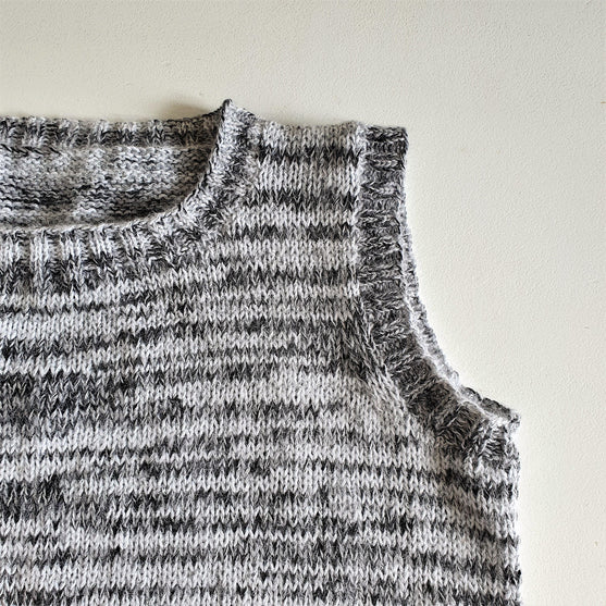 

Jane - Pull sans manches
3