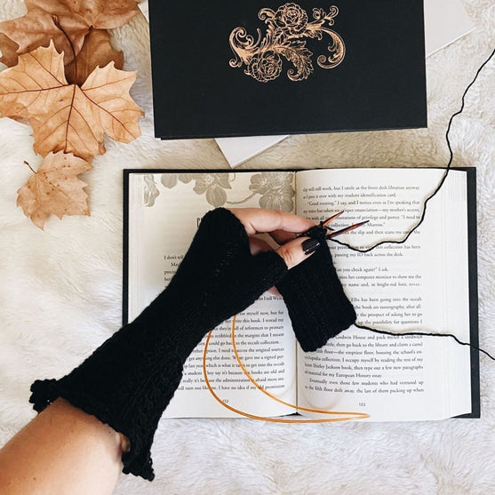 

Glorious Haunting - Fingerless Gloves
3
