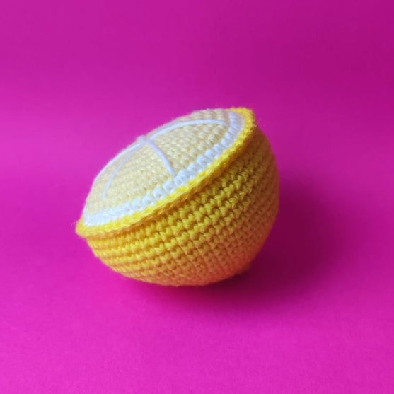 

Citron - Jouet au crochet
3