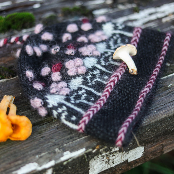 

Woodland - Bonnet
3