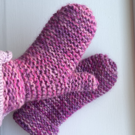 

Ultra Easy Garter Stitch Mittens - Moufles
2
