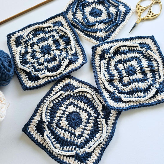 

Compass Rose - Est - Carré Granny
3