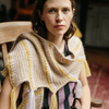 

Calendula Shawl - Châle avec Bobbles et Franges
2