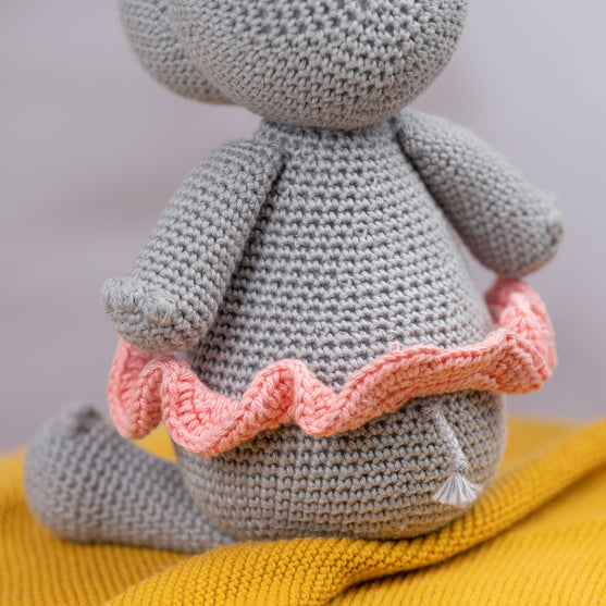 

Hollie le Rhino
4