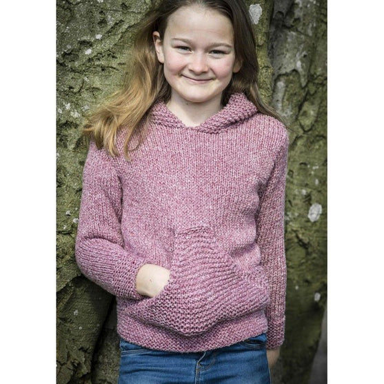 

138-7 - Sweater med hætte og lomme
1