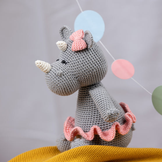 

Hollie le Rhino
5