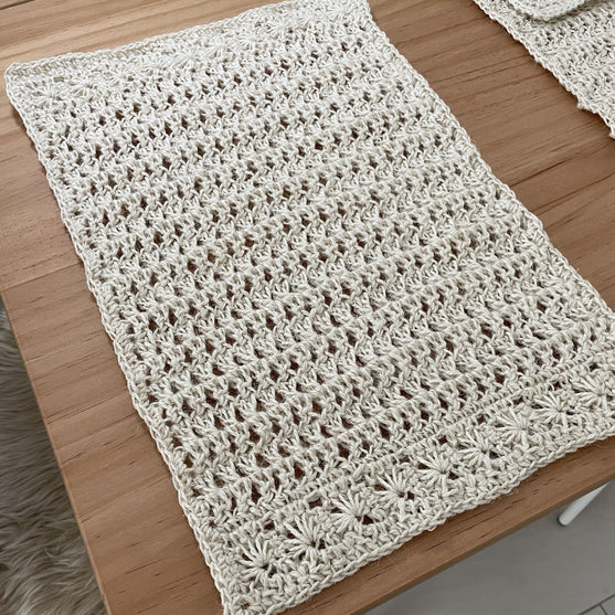 

Boho - Table Set
6