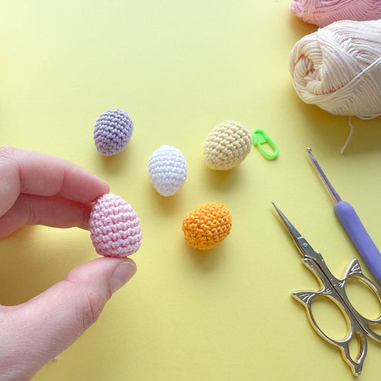 

Poule - Oeuf Surprise de Pâques
4