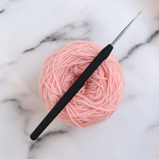 

Crochet acier avec manche ergonomique - KnitPro
5