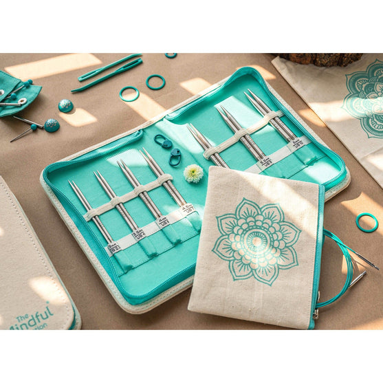 

The Kindness Set - Aiguilles circulaires interchangeables courtes - KnitPro
4